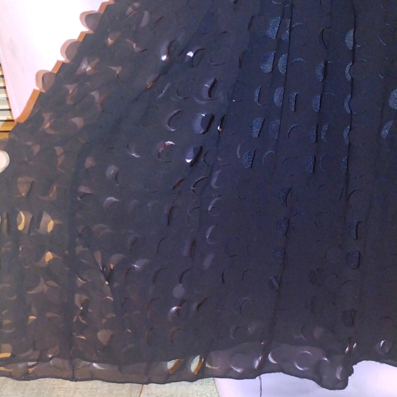 American Rag sleeveless LBD with perforated layover on skirt-L - Picture 3 of 8